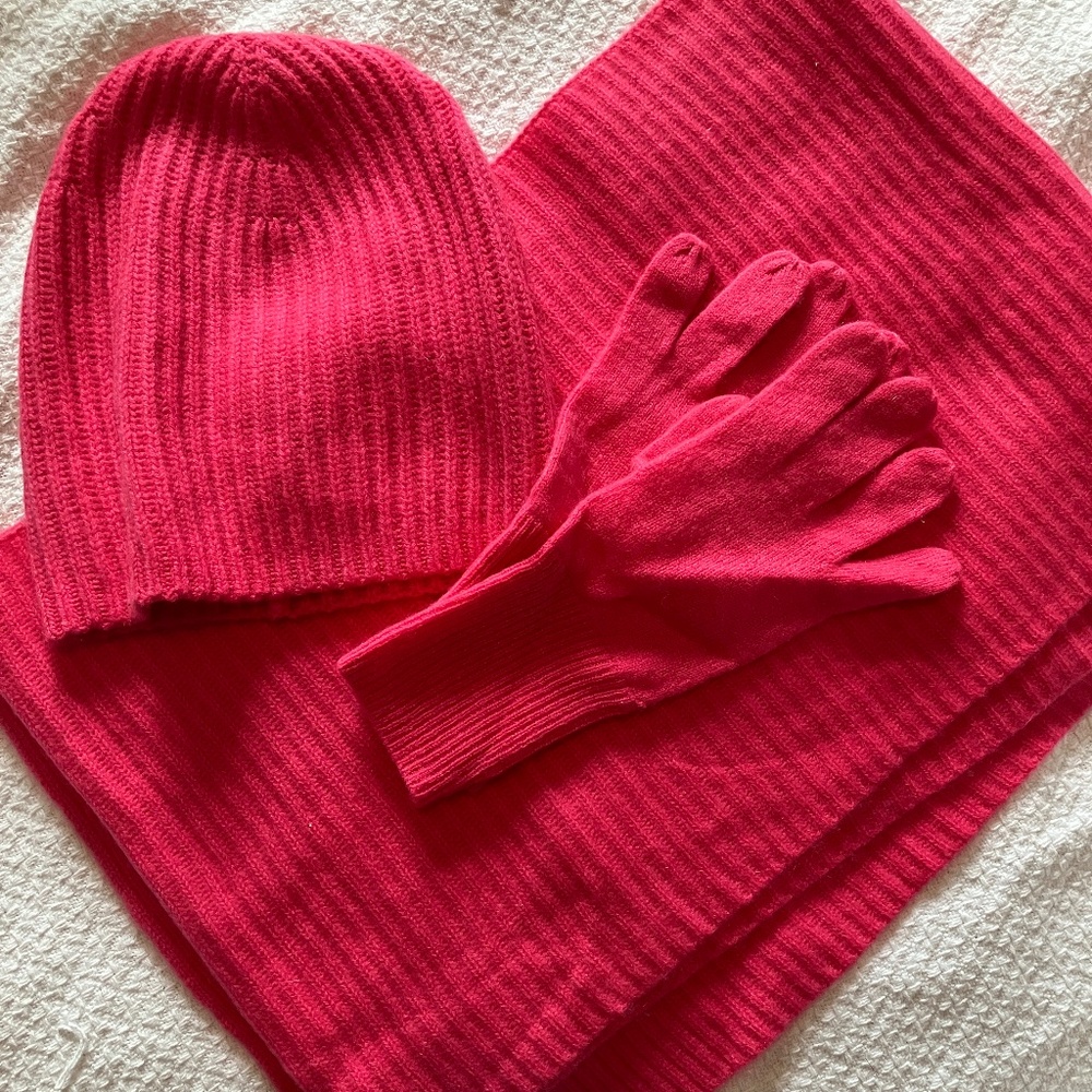 Ann Taylor cashmere ribbed hat, cherry jam, OS